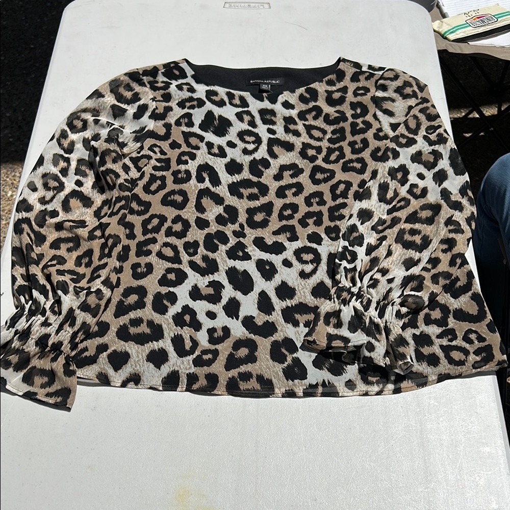 Banana Republic Black and Cream Boxy 3/4 Sleeve Blouse